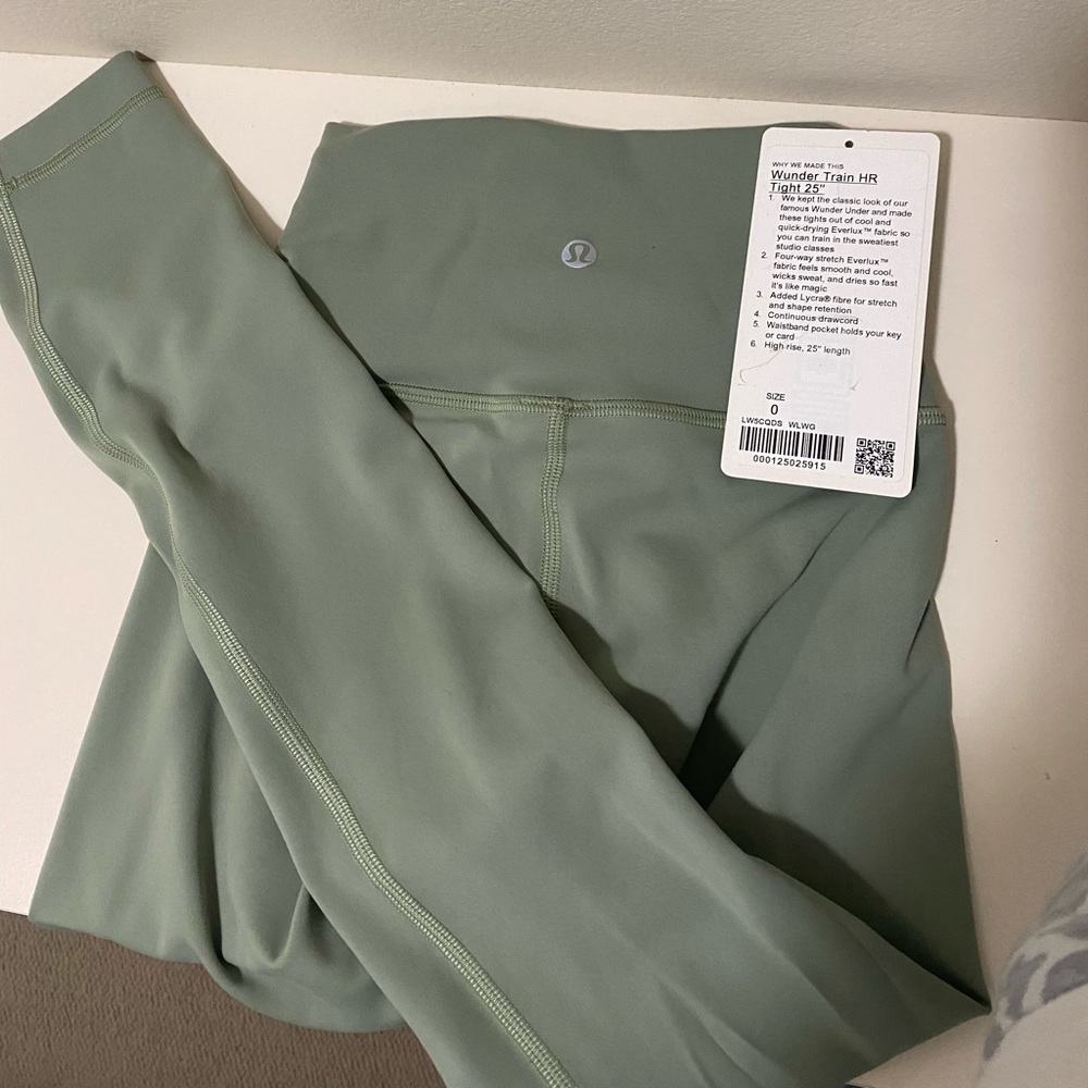 LULULEMON wonderunder trains.